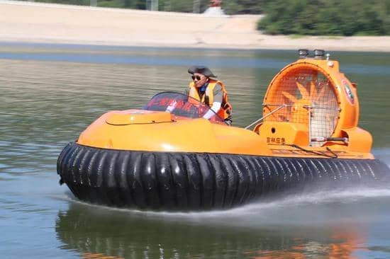 水上航速40km/h的应急救援气垫船，草原湿地冰面救援利器