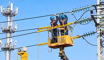 高压线路附近作业不安全？试试高空作业近电报警器