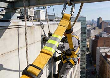 事前预警+事后救援，智能安全带适配全行业高空场景