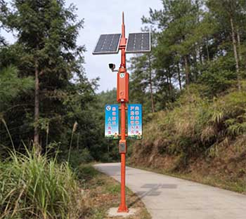 太阳能驱动 + 4G互联：语音监控杆开启双向守护新模式