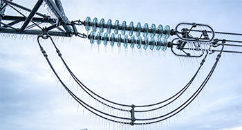 输电线路覆冰监测怎么做？多技术协同，破解冬季电网运维难题